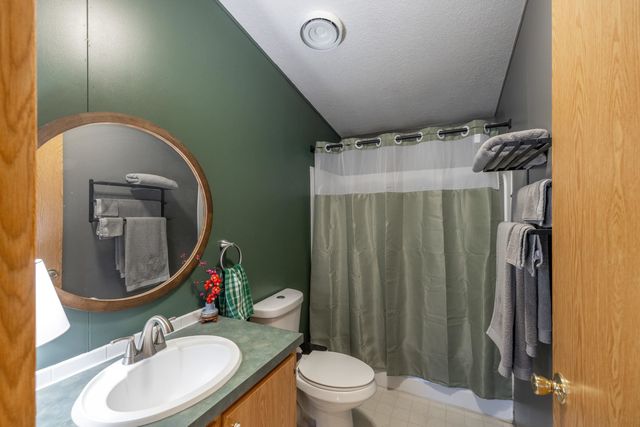 3424 E Garrison Ln, Mead, WA 99021