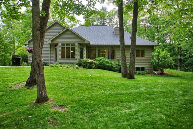 N3168 DEER HAVEN COURT, Peshtigo, WI 54157