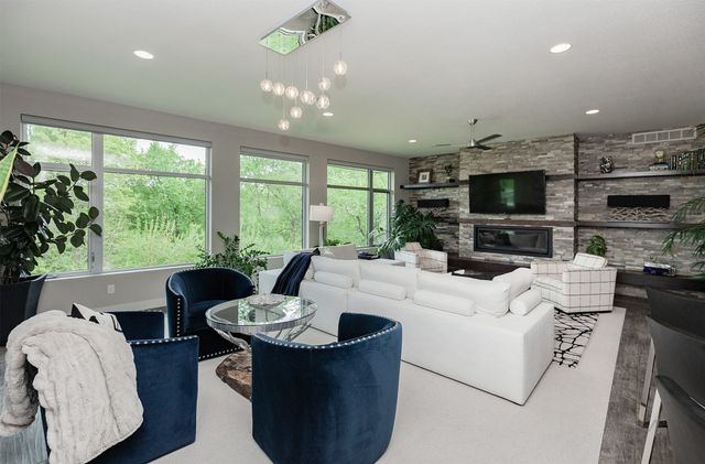 16102 Maple Drive, Urbandale, IA 50323