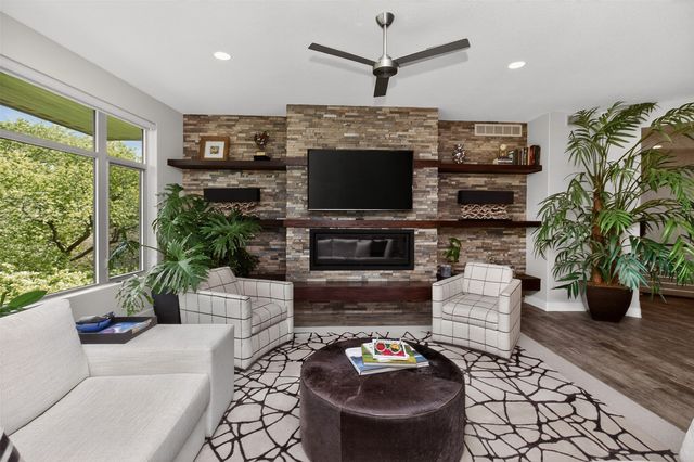 16102 Maple Drive, Urbandale, IA 50323