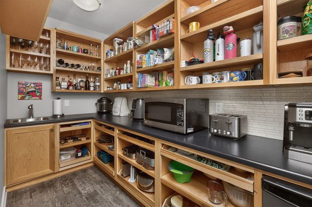 16102 Maple Drive, Urbandale, IA 50323