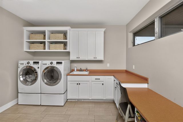 16102 Maple Drive, Urbandale, IA 50323