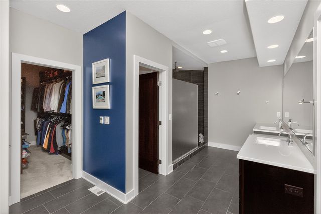 16102 Maple Drive, Urbandale, IA 50323