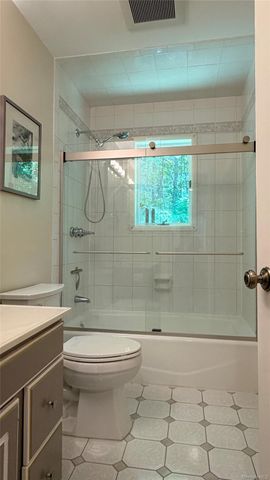 890 Lapla Road, Kingston, NY 12401