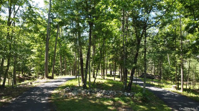 890 Lapla Road, Kingston, NY 12401
