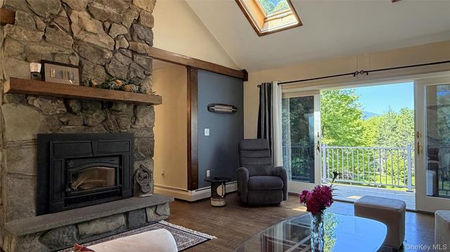 890 Lapla Road, Kingston, NY 12401