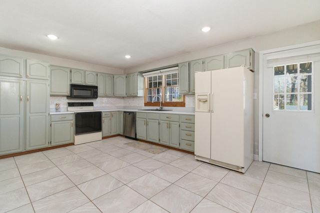 1157 Chateau Drive, West Plains, MO 65775