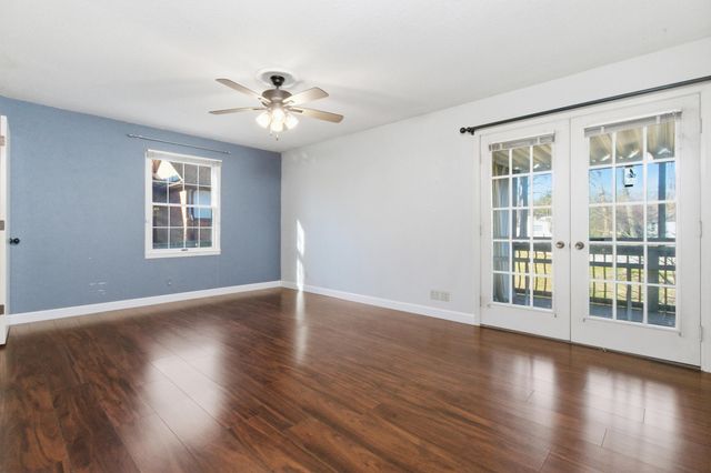 1157 Chateau Drive, West Plains, MO 65775