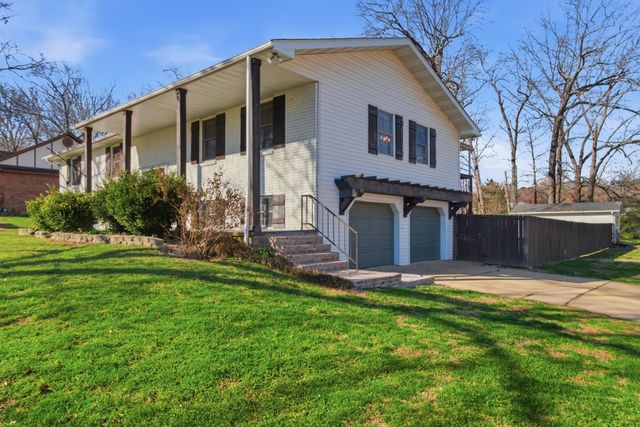 1157 Chateau Drive, West Plains, MO 65775