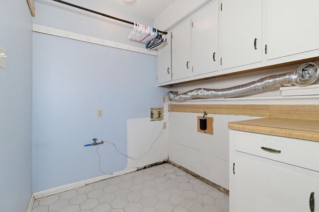 1157 Chateau Drive, West Plains, MO 65775