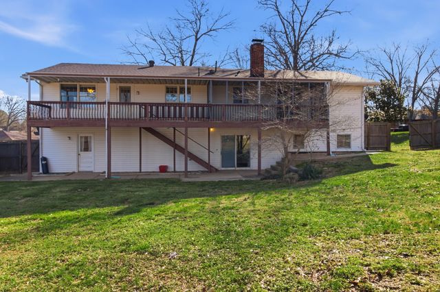 1157 Chateau Drive, West Plains, MO 65775