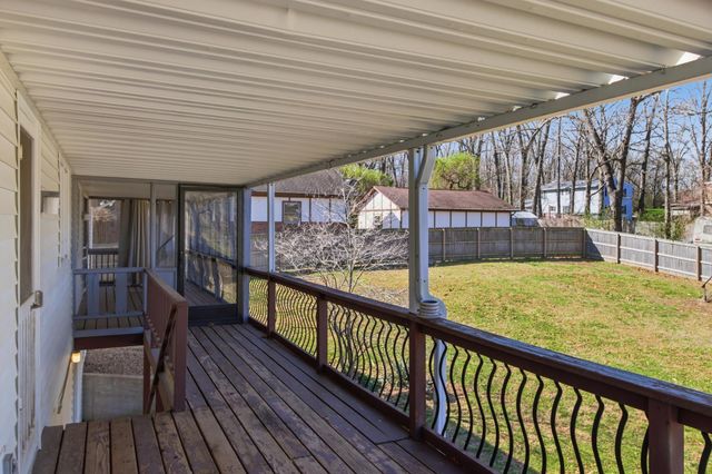 1157 Chateau Drive, West Plains, MO 65775