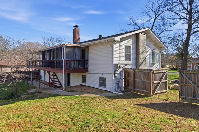 1157 Chateau Drive, West Plains, MO 65775