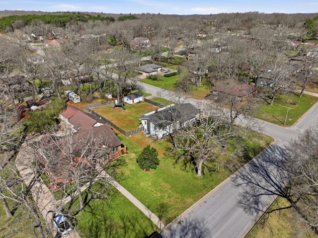 1157 Chateau Drive, West Plains, MO 65775