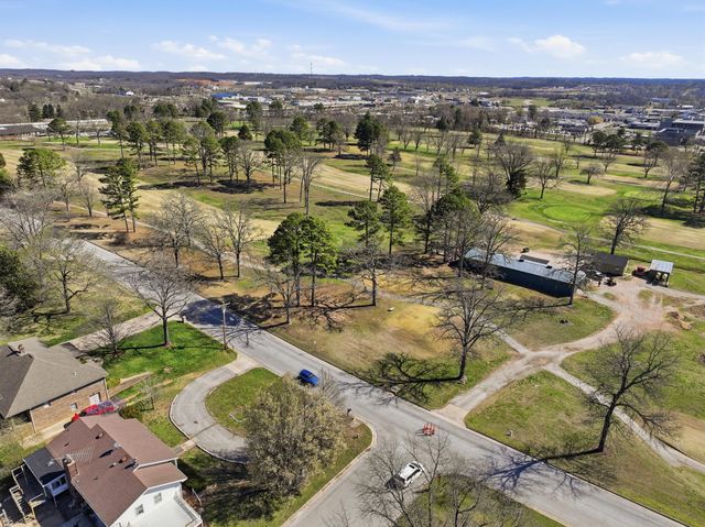 1157 Chateau Drive, West Plains, MO 65775