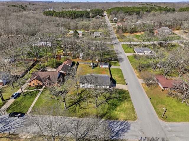 1157 Chateau Drive, West Plains, MO 65775