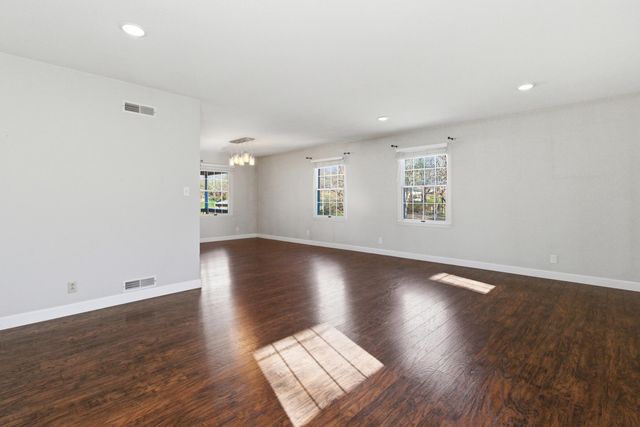 1157 Chateau Drive, West Plains, MO 65775