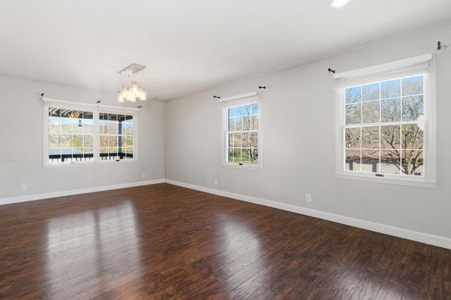 1157 Chateau Drive, West Plains, MO 65775