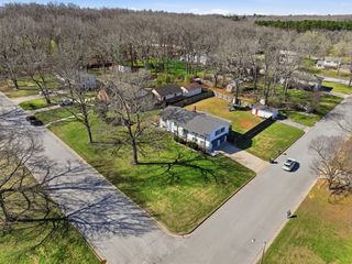 1157 Chateau Drive, West Plains, MO 65775