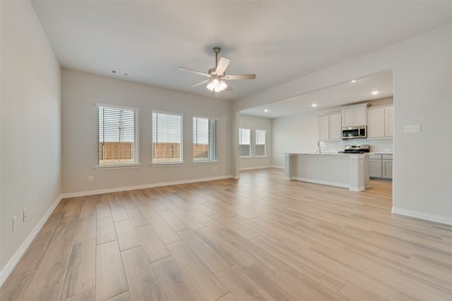 132 Cranz Farm Drive, Saginaw, TX 76179