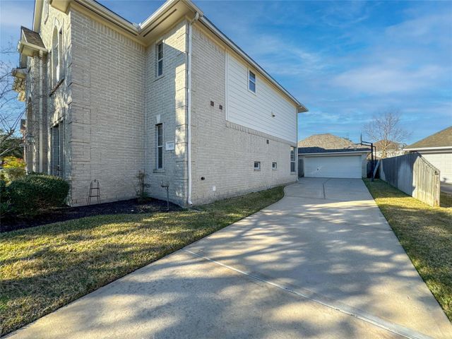 3203 Timberwood Drive, Pearland, TX 77584