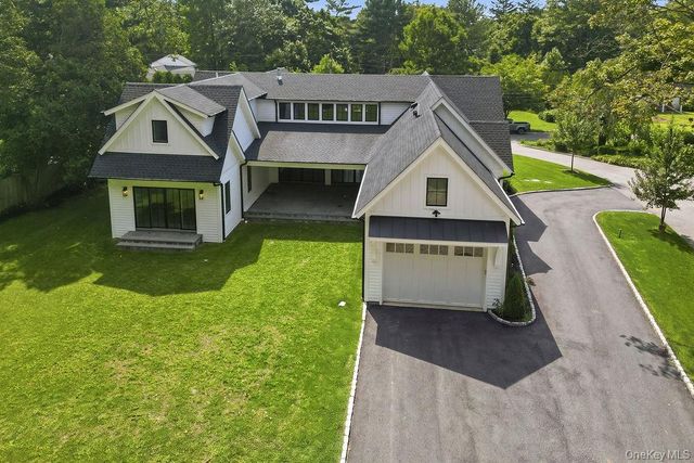 1 Timothy Lane, Huntington Station, NY 11746