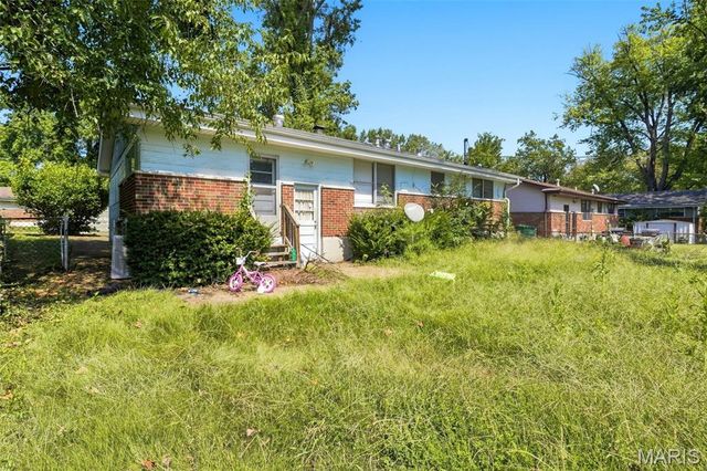 2352 Collett Drive, St Louis, MO 63136
