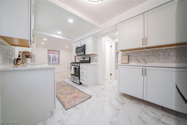 4909 W 220th Street, Fairview Park, OH 44126