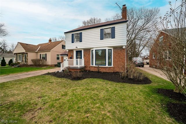 4909 W 220th Street, Fairview Park, OH 44126