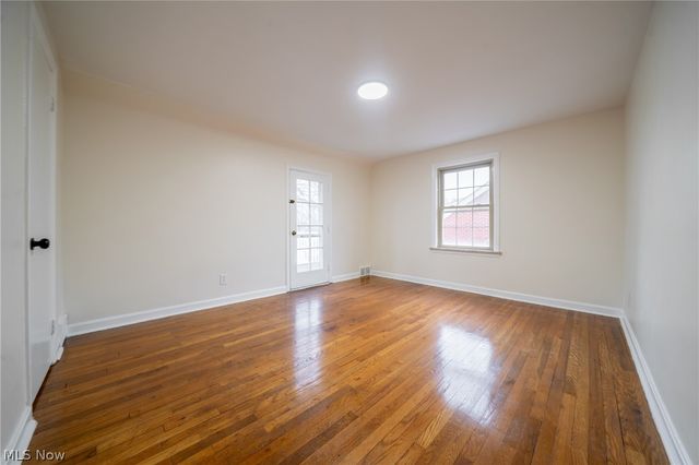 4909 W 220th Street, Fairview Park, OH 44126