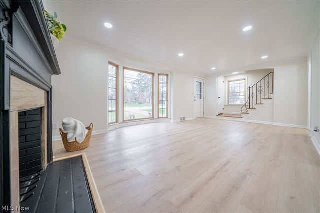 4909 W 220th Street, Fairview Park, OH 44126