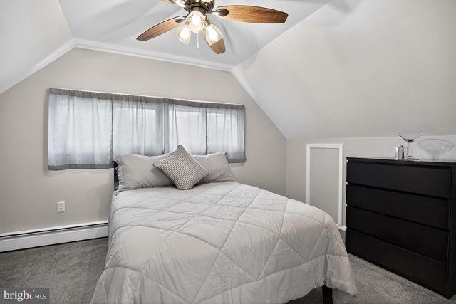 39 CABLE RD, Levittown, PA 19057