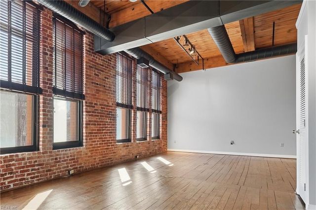 230 W Tazewell St Apt 209, Norfolk, VA 23510