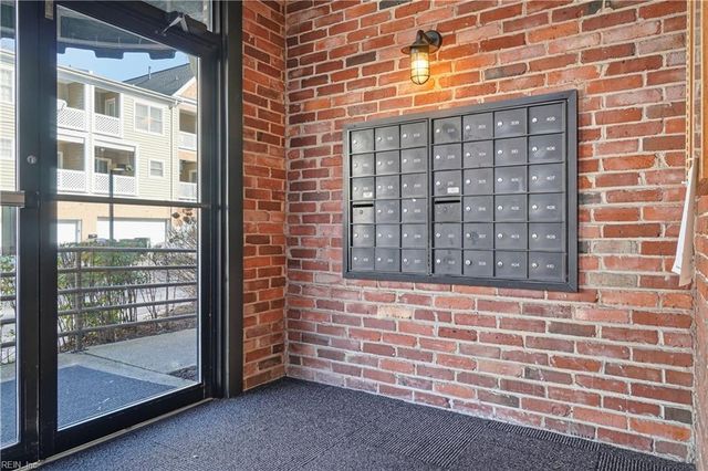 230 W Tazewell St Apt 209, Norfolk, VA 23510