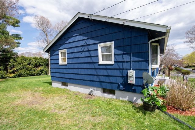 55 E Briggs Rd, Westport, MA 02790