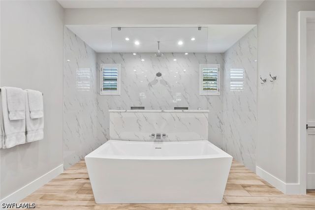 9974 Winterview DR, Naples, FL 34109