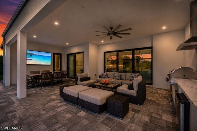 9974 Winterview DR, Naples, FL 34109