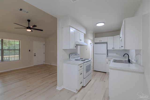 3314 Pine Forest Rd, Cantonment, FL 32533