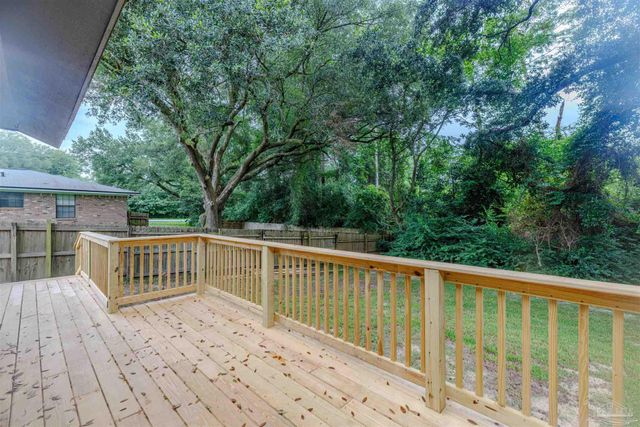 3314 Pine Forest Rd, Cantonment, FL 32533