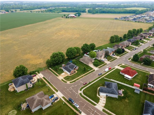 725 Loxley Lane, Troy, OH 45373