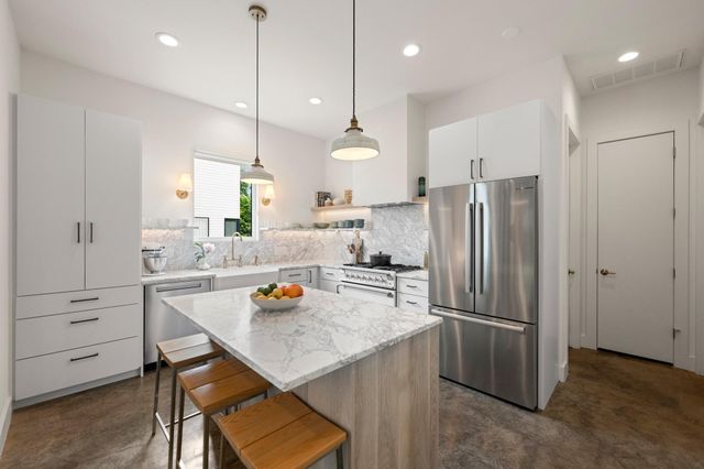 2010 Goodrich Ave 2B, Austin, TX 78704