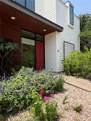 2010 Goodrich Ave 2B, Austin, TX 78704