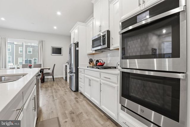 1784 HICKORY WOODS RD, Dumfries, VA 22026