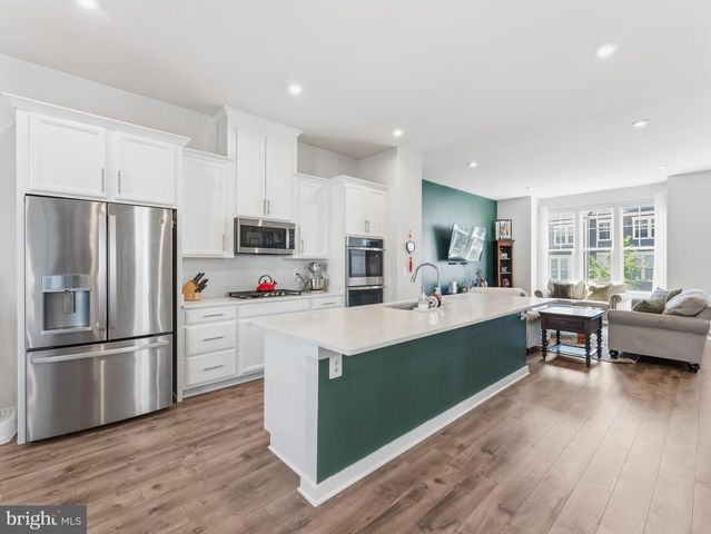 1784 HICKORY WOODS RD, Dumfries, VA 22026