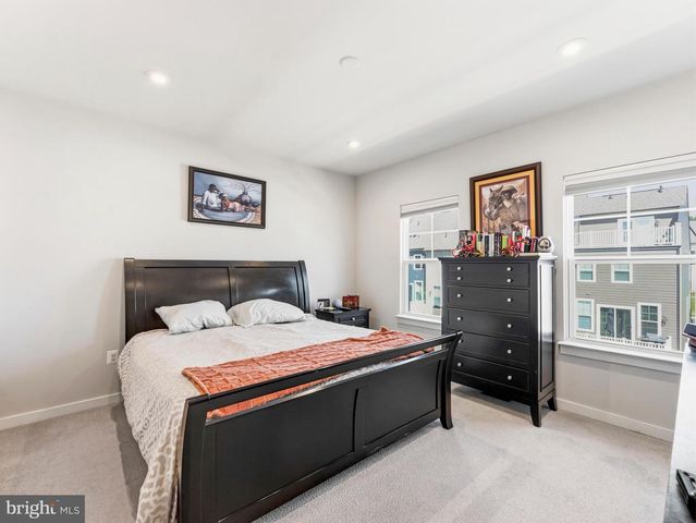 1784 HICKORY WOODS RD, Dumfries, VA 22026