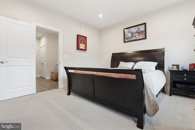 1784 HICKORY WOODS RD, Dumfries, VA 22026
