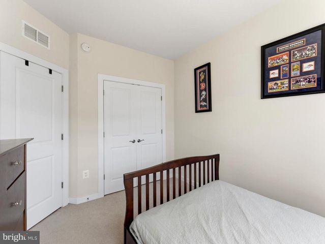 1784 HICKORY WOODS RD, Dumfries, VA 22026