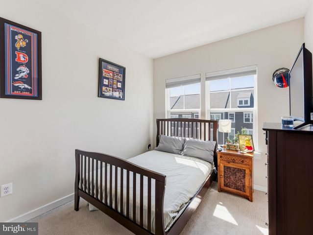 1784 HICKORY WOODS RD, Dumfries, VA 22026