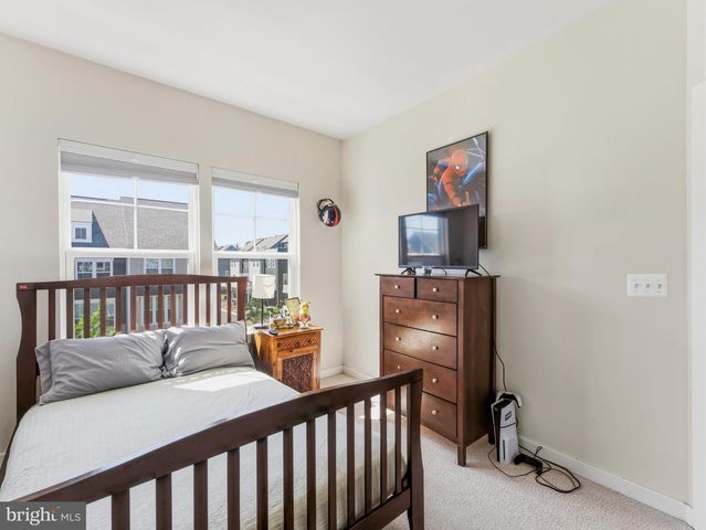 1784 HICKORY WOODS RD, Dumfries, VA 22026