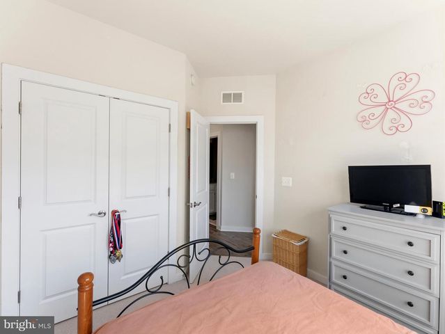 1784 HICKORY WOODS RD, Dumfries, VA 22026